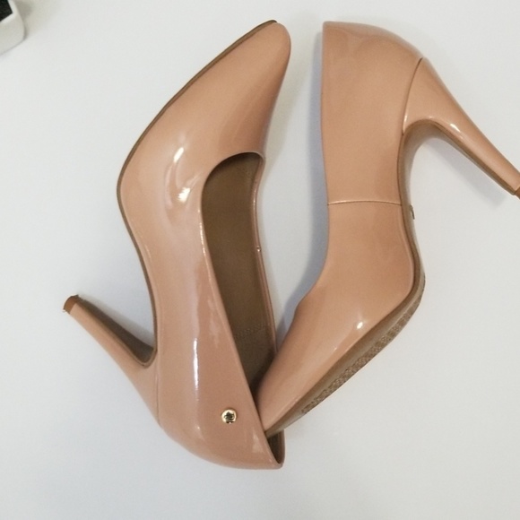 Shoes - Picture 3 of 4